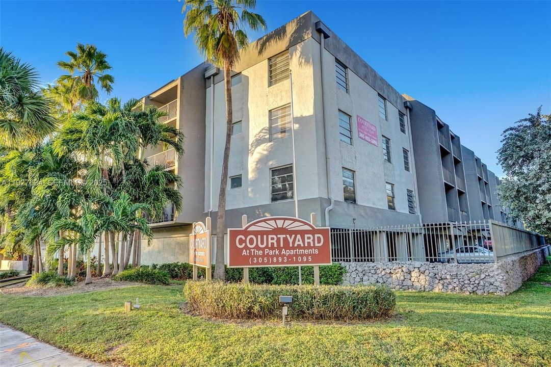 出租: $1,600 (1 贝兹, 1 浴室, 815 平方英尺)