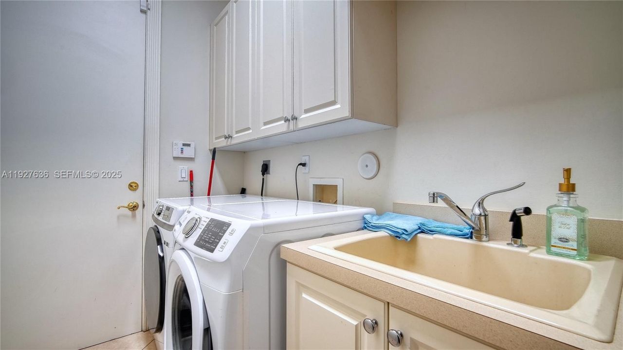 待售: $1,899,000 (4 贝兹, 3 浴室, 3166 平方英尺)