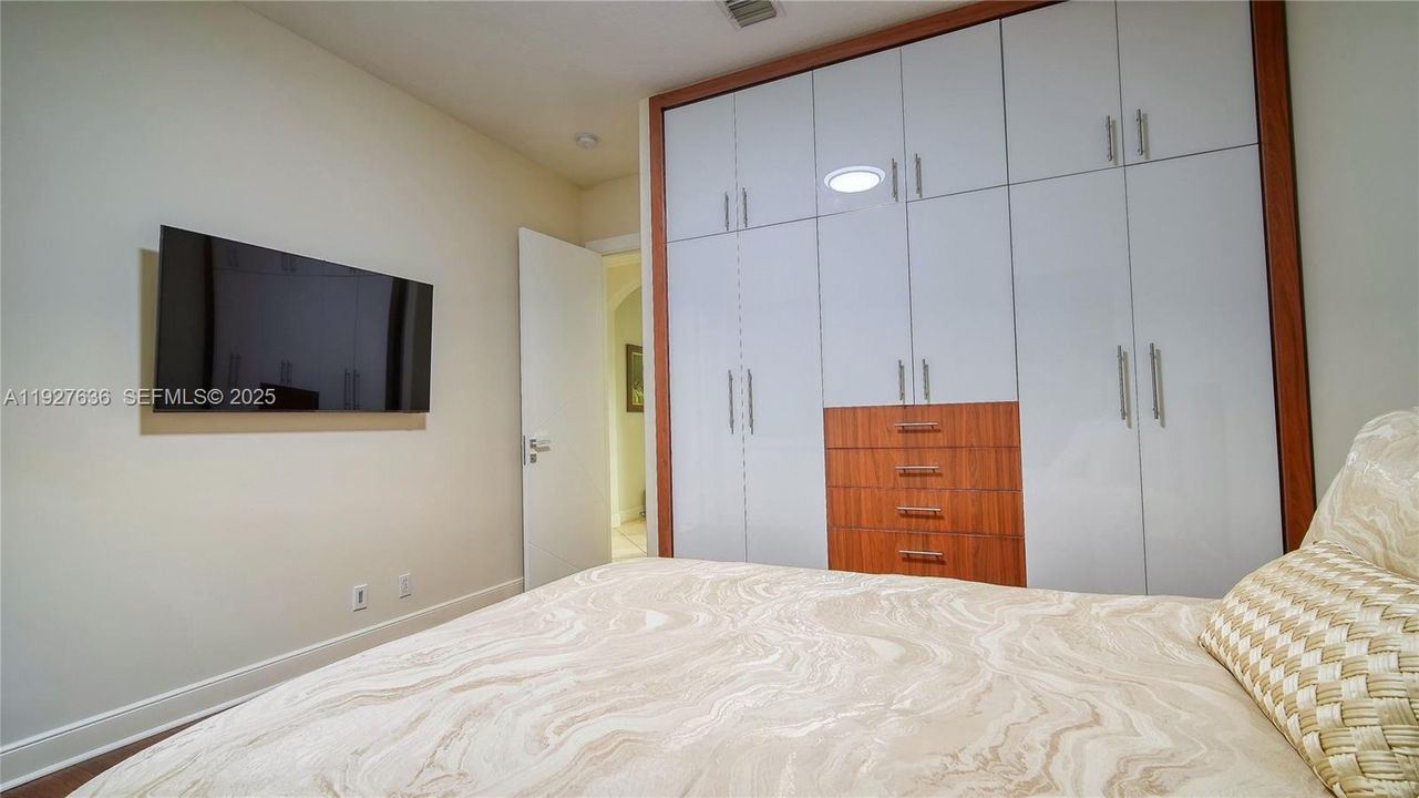 待售: $1,899,000 (4 贝兹, 3 浴室, 3166 平方英尺)