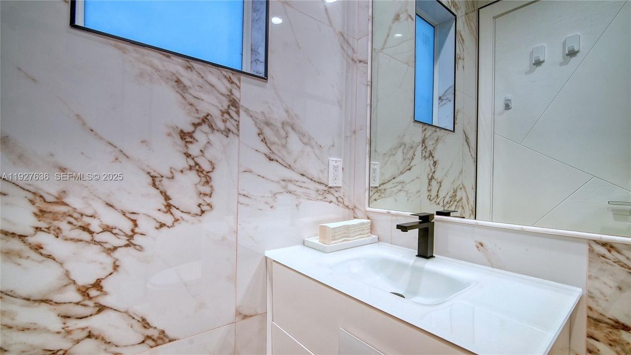 待售: $1,899,000 (4 贝兹, 3 浴室, 3166 平方英尺)