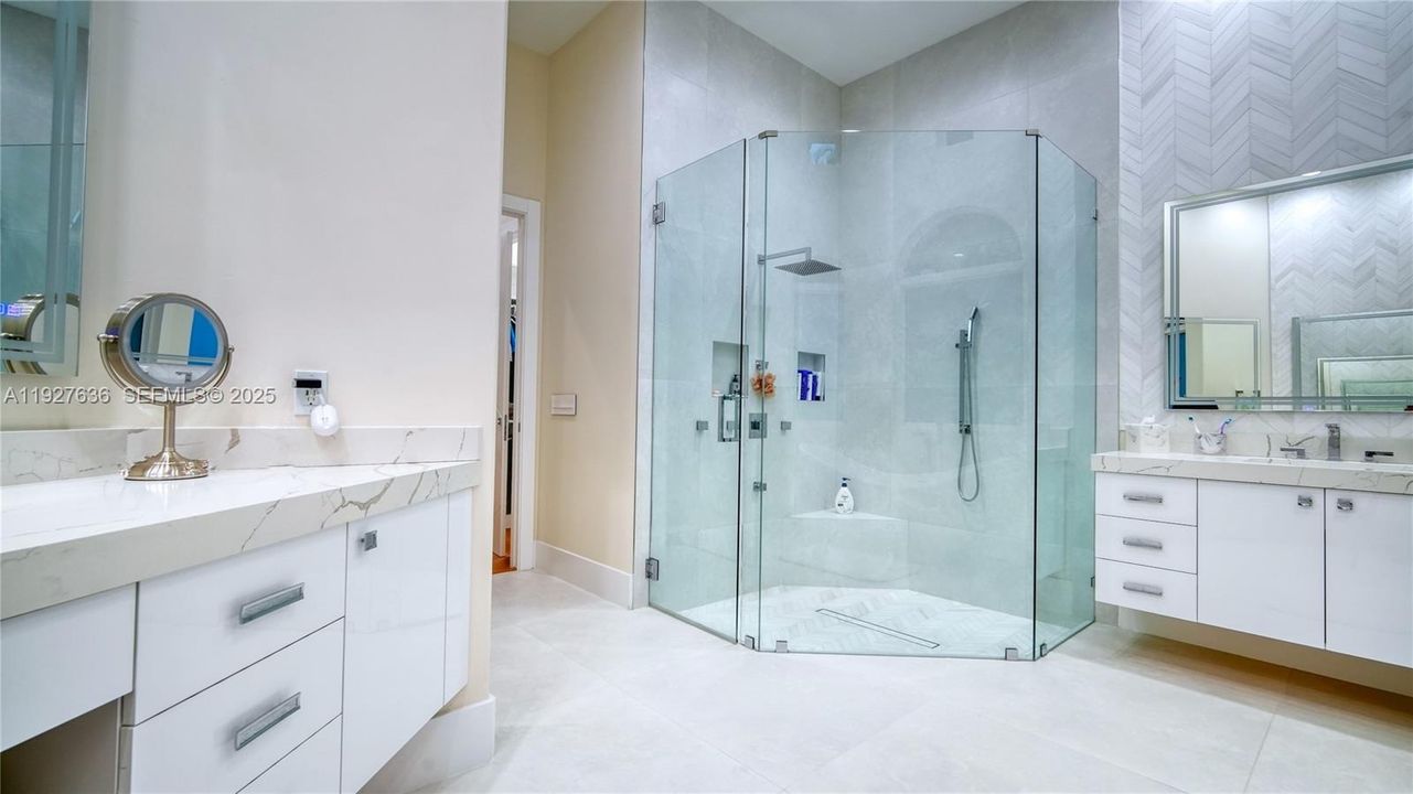 待售: $1,899,000 (4 贝兹, 3 浴室, 3166 平方英尺)