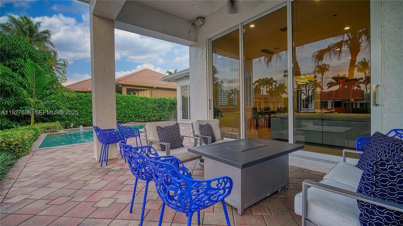 待售: $1,899,000 (4 贝兹, 3 浴室, 3166 平方英尺)