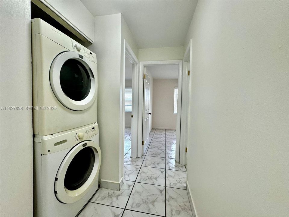 В аренду: $2,345 (3 спален, 2 ванн, 1170 Квадратных фут)