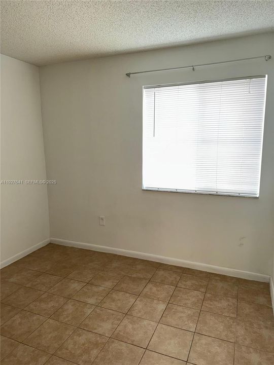 For Rent: $2,850 (3 beds, 2 baths, 1120 Square Feet)