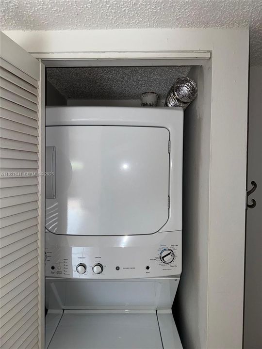 For Rent: $2,850 (3 beds, 2 baths, 1120 Square Feet)