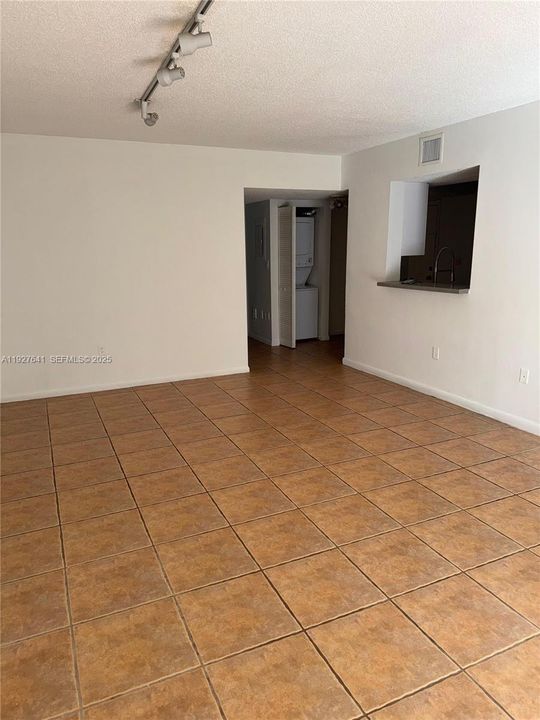 For Rent: $2,850 (3 beds, 2 baths, 1120 Square Feet)