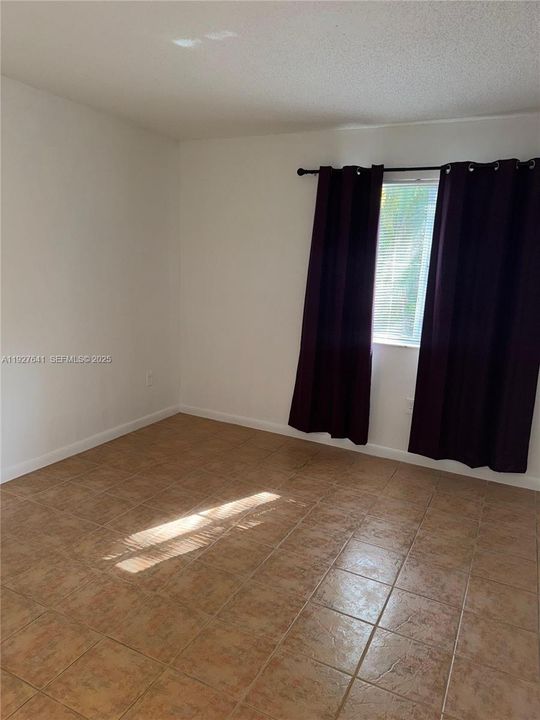 For Rent: $2,850 (3 beds, 2 baths, 1120 Square Feet)