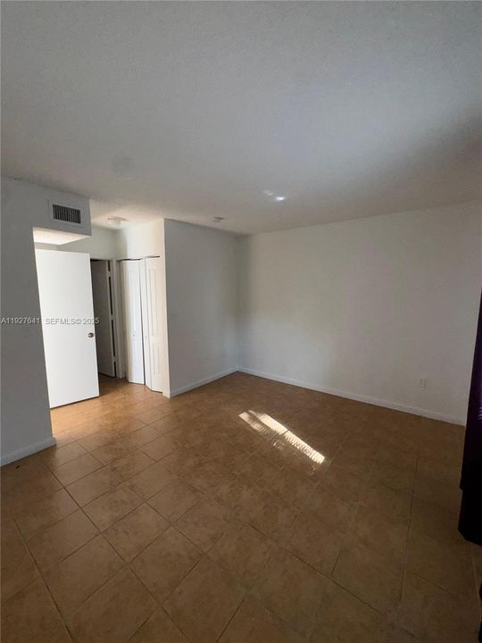 For Rent: $2,850 (3 beds, 2 baths, 1120 Square Feet)