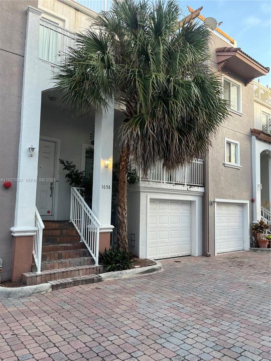 待售: $699,900 (3 贝兹, 2 浴室, 2723 平方英尺)