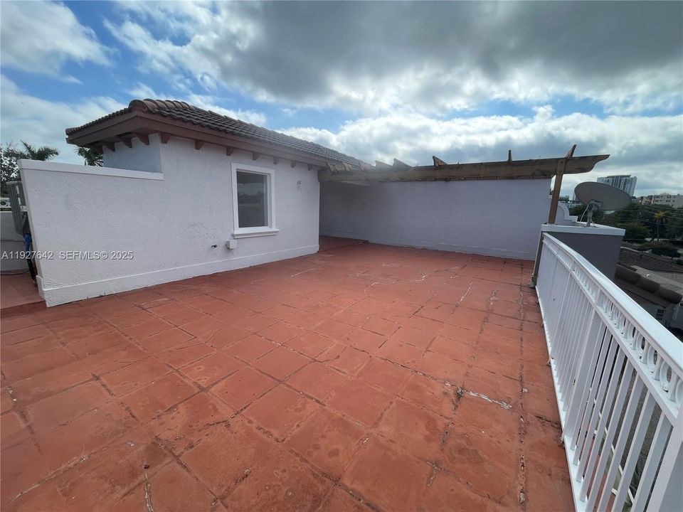 待售: $699,900 (3 贝兹, 2 浴室, 2723 平方英尺)