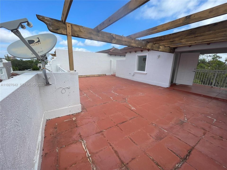 待售: $699,900 (3 贝兹, 2 浴室, 2723 平方英尺)