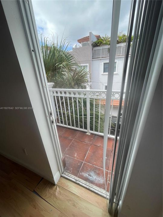 待售: $699,900 (3 贝兹, 2 浴室, 2723 平方英尺)