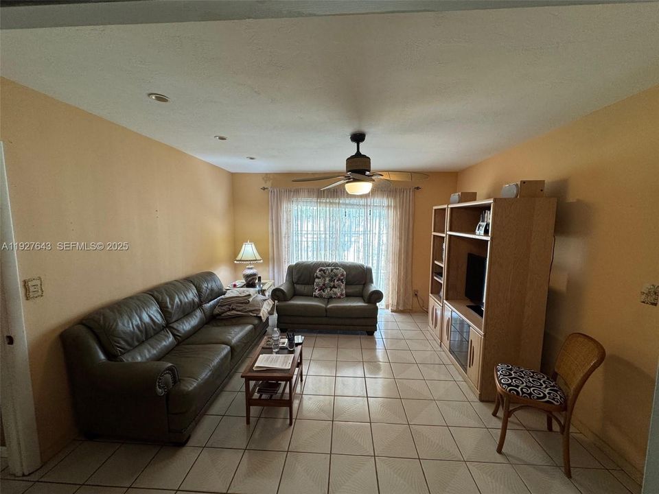 For Sale: $759,000 (4 beds, 2 baths, 1890 Square Feet)