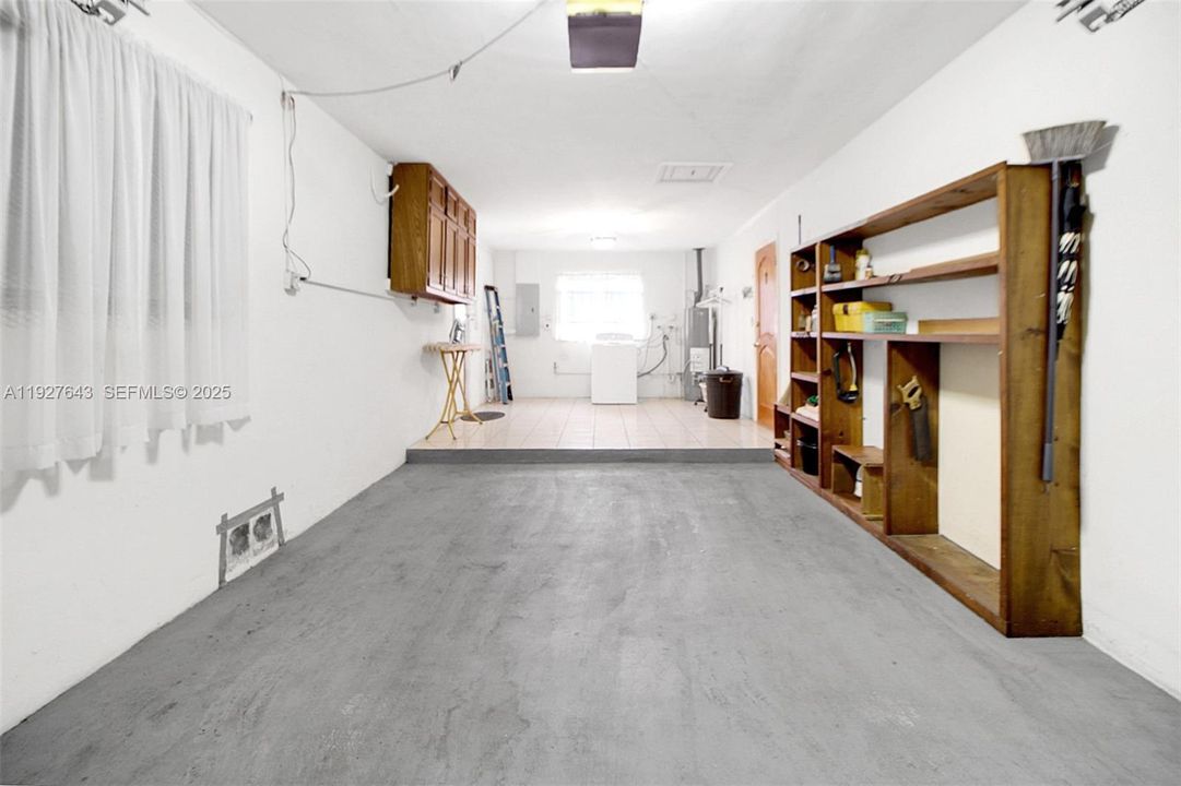 合同活跃: $759,000 (4 贝兹, 2 浴室, 1890 平方英尺)