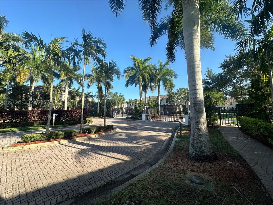 В аренду: $4,000 (3 спален, 2 ванн, 1892 Квадратных фут)