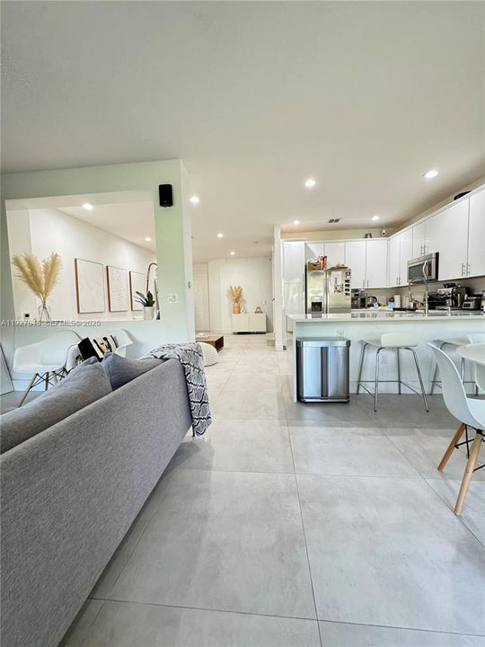 В аренду: $4,000 (3 спален, 2 ванн, 1892 Квадратных фут)