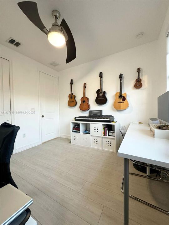 В аренду: $4,000 (3 спален, 2 ванн, 1892 Квадратных фут)