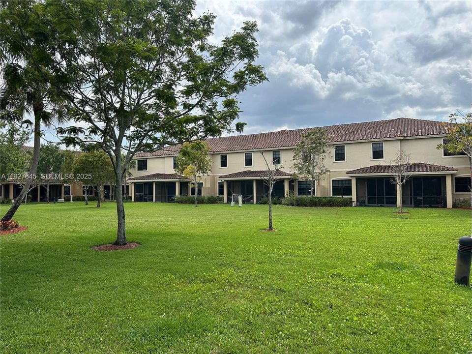 В аренду: $4,000 (3 спален, 2 ванн, 1892 Квадратных фут)