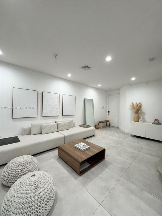 В аренду: $4,000 (3 спален, 2 ванн, 1892 Квадратных фут)