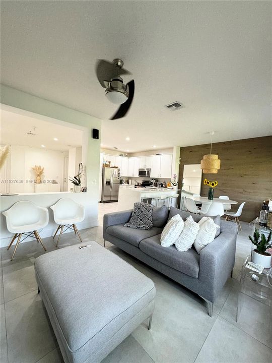 В аренду: $4,000 (3 спален, 2 ванн, 1892 Квадратных фут)