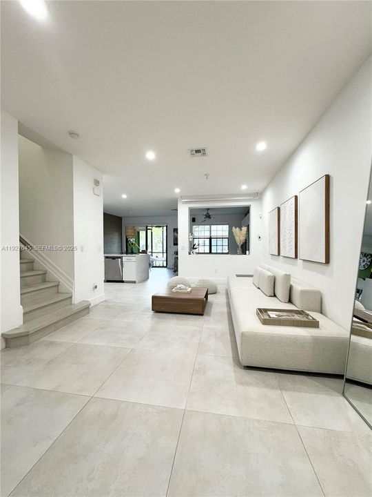 В аренду: $4,000 (3 спален, 2 ванн, 1892 Квадратных фут)