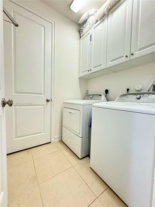 В аренду: $4,000 (3 спален, 2 ванн, 1892 Квадратных фут)