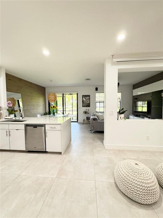 В аренду: $4,000 (3 спален, 2 ванн, 1892 Квадратных фут)