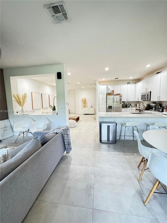 В аренду: $4,000 (3 спален, 2 ванн, 1892 Квадратных фут)