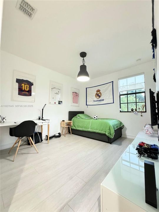 В аренду: $4,000 (3 спален, 2 ванн, 1892 Квадратных фут)