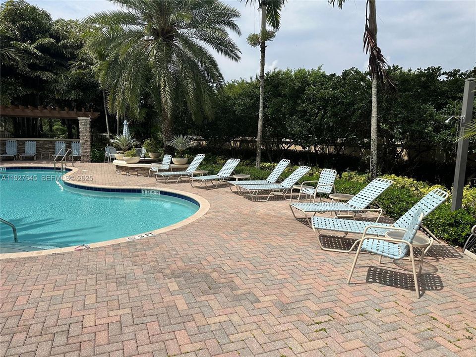 В аренду: $4,000 (3 спален, 2 ванн, 1892 Квадратных фут)