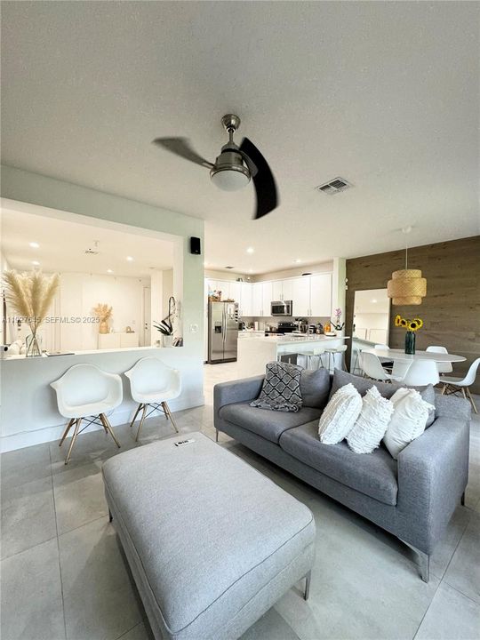 В аренду: $4,000 (3 спален, 2 ванн, 1892 Квадратных фут)