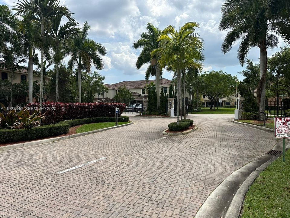 В аренду: $4,000 (3 спален, 2 ванн, 1892 Квадратных фут)