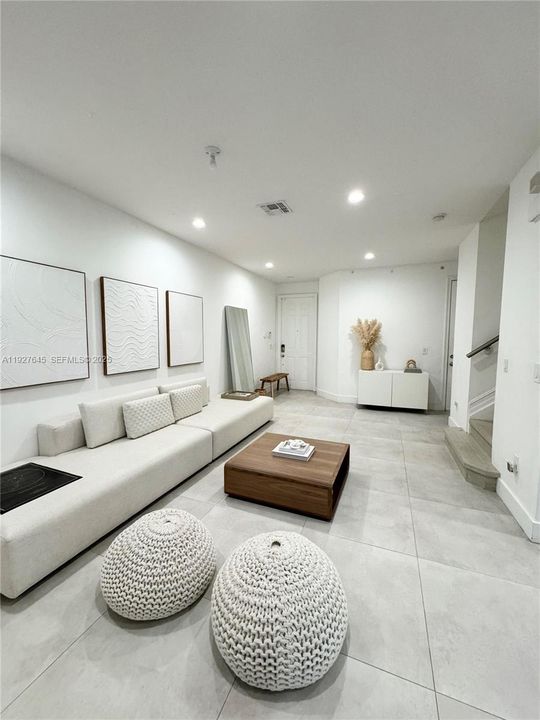 В аренду: $4,000 (3 спален, 2 ванн, 1892 Квадратных фут)