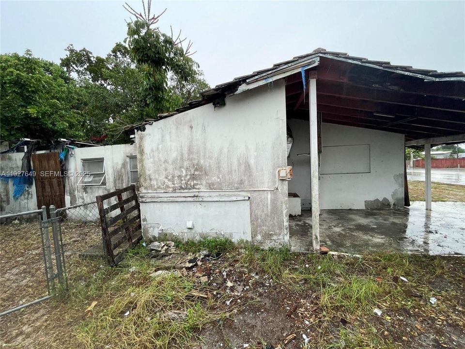 For Sale: $109,999 (3 beds, 2 baths, 1638 Square Feet)