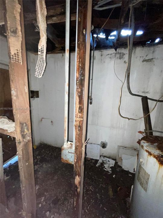 For Sale: $109,999 (3 beds, 2 baths, 1638 Square Feet)