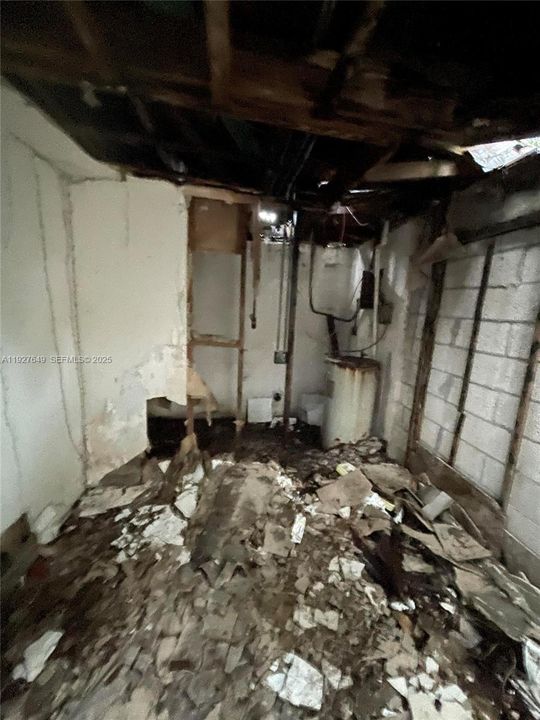 For Sale: $109,999 (3 beds, 2 baths, 1638 Square Feet)