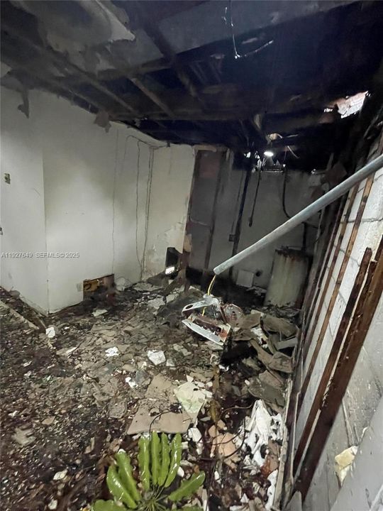 For Sale: $109,999 (3 beds, 2 baths, 1638 Square Feet)