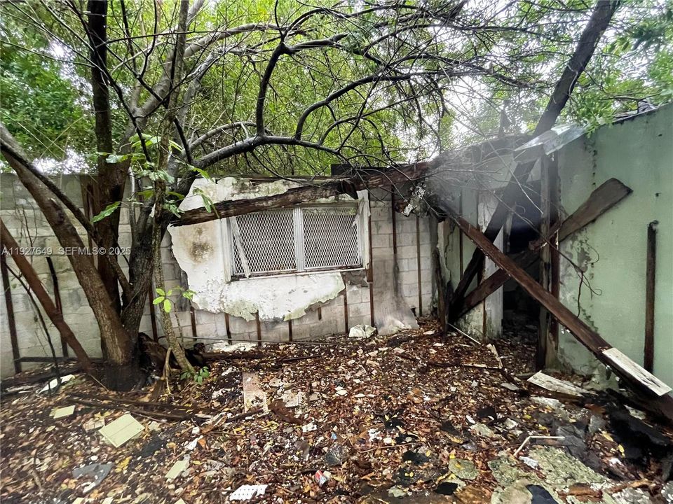 For Sale: $109,999 (3 beds, 2 baths, 1638 Square Feet)