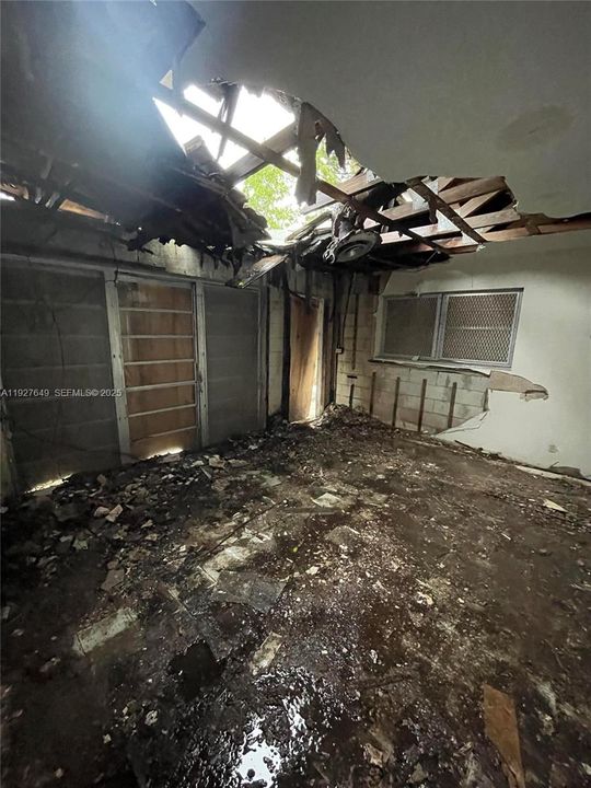 For Sale: $109,999 (3 beds, 2 baths, 1638 Square Feet)