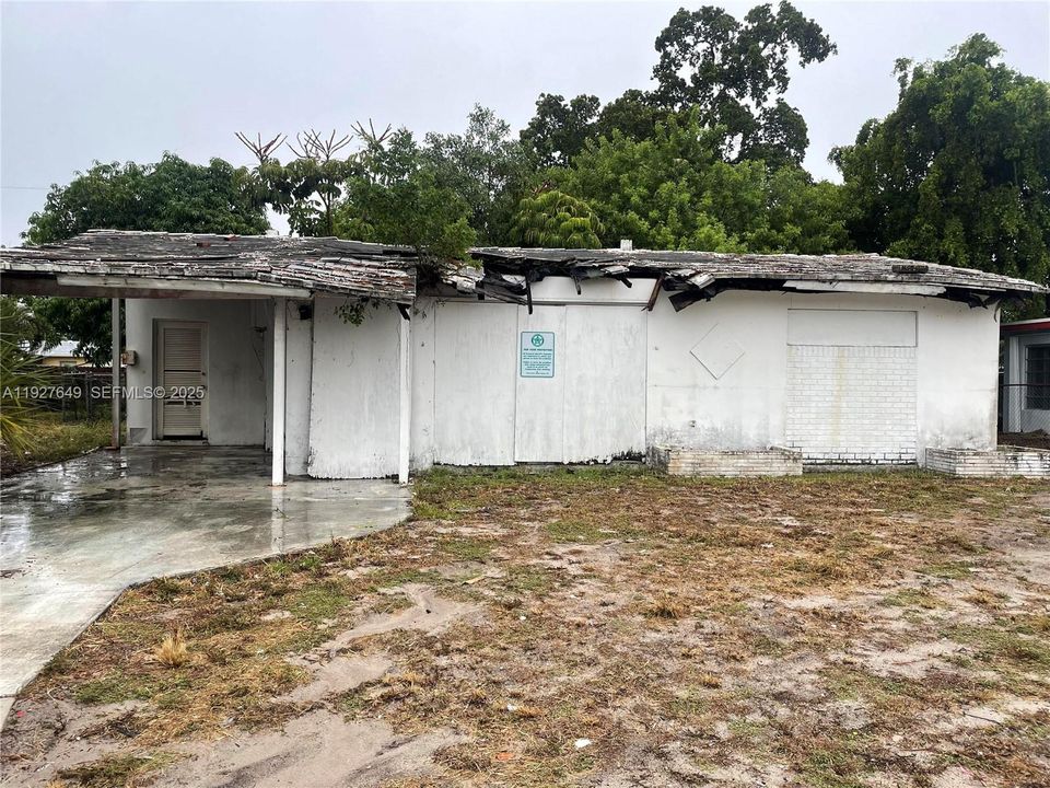 For Sale: $109,999 (3 beds, 2 baths, 1638 Square Feet)