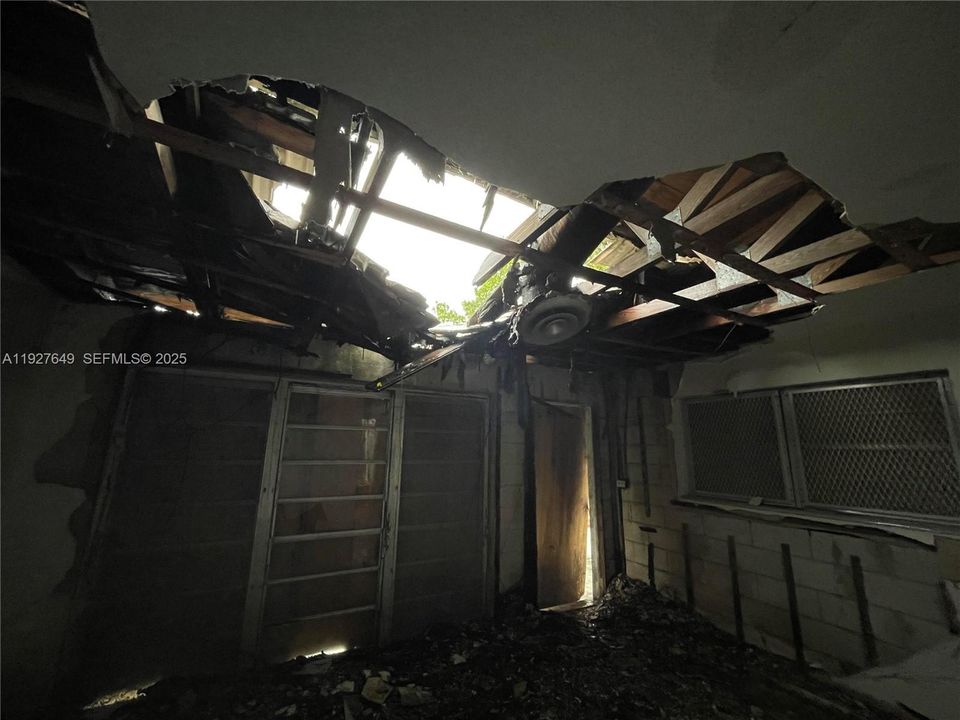 For Sale: $109,999 (3 beds, 2 baths, 1638 Square Feet)