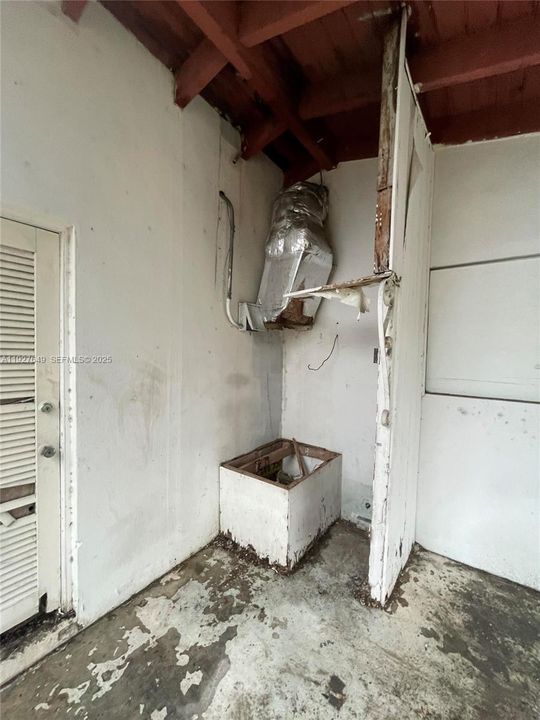 For Sale: $109,999 (3 beds, 2 baths, 1638 Square Feet)