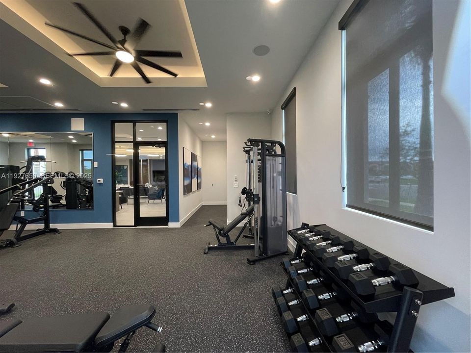 В аренду: $2,700 (3 спален, 3 ванн, 1328 Квадратных фут)