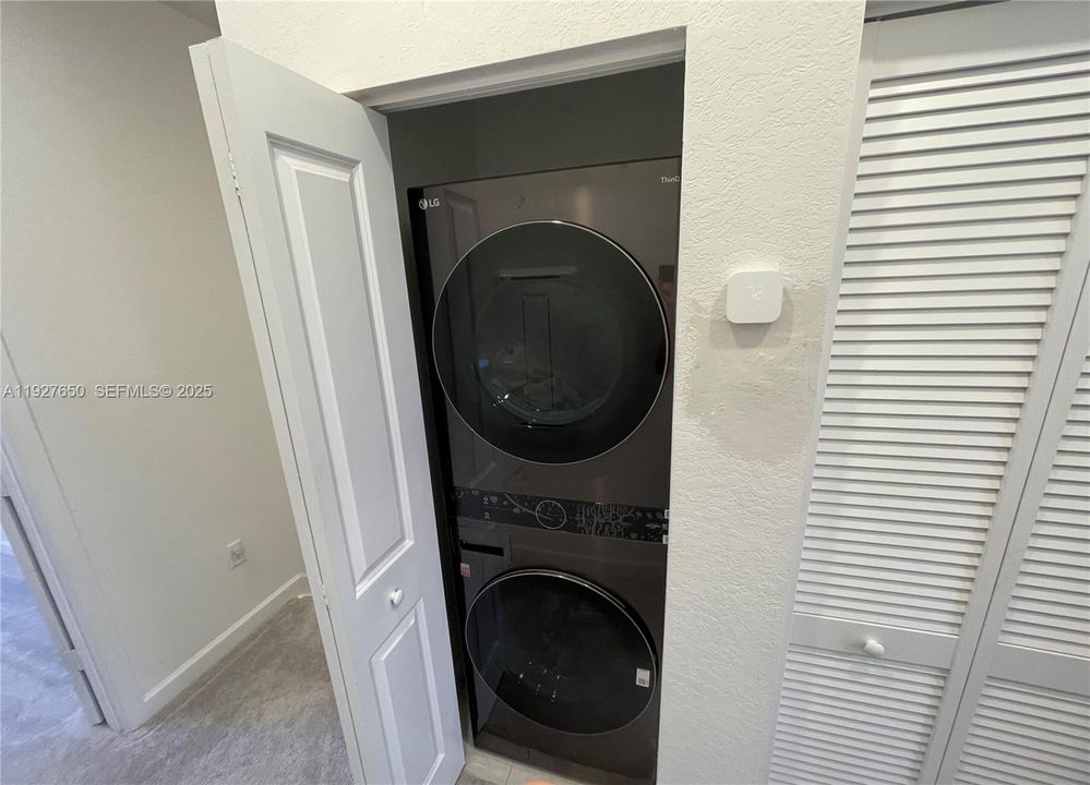 В аренду: $2,700 (3 спален, 3 ванн, 1328 Квадратных фут)