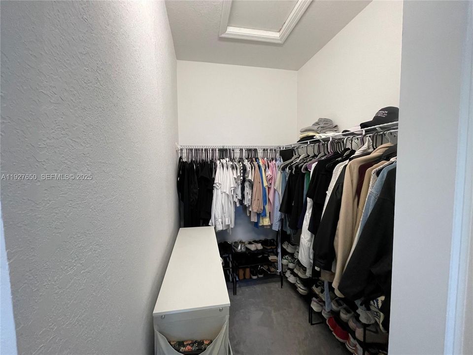 В аренду: $2,700 (3 спален, 3 ванн, 1328 Квадратных фут)