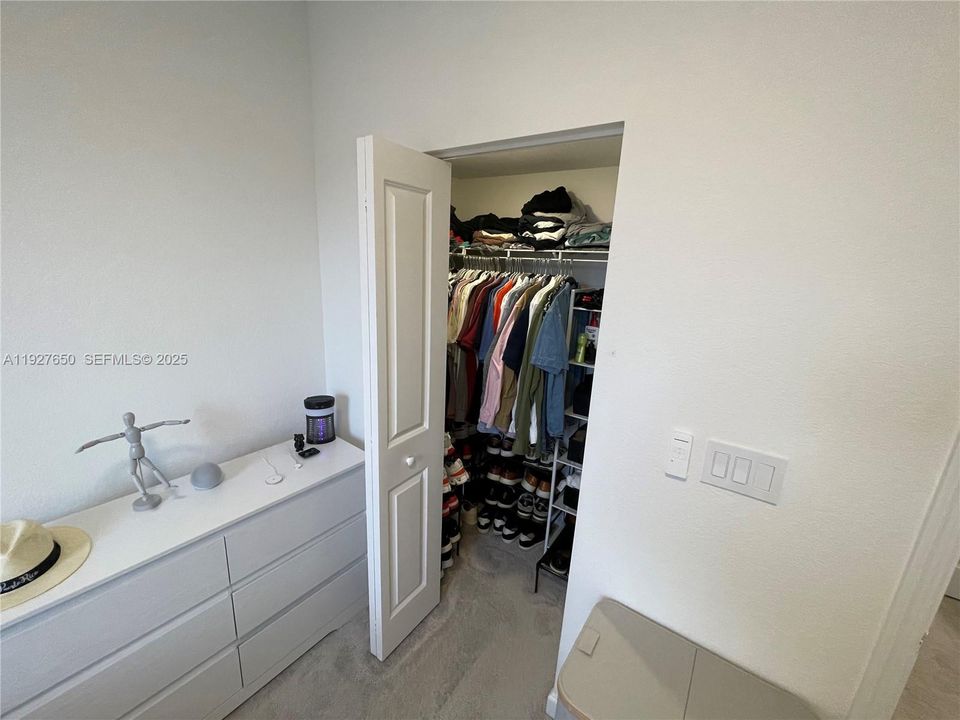 В аренду: $2,700 (3 спален, 3 ванн, 1328 Квадратных фут)