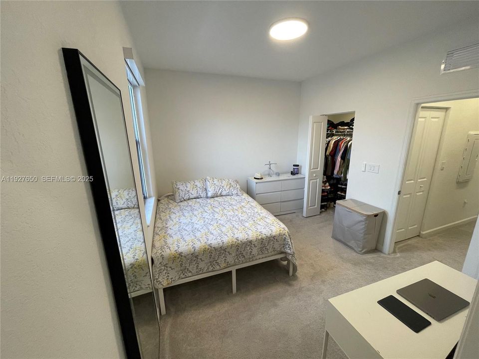 В аренду: $2,700 (3 спален, 3 ванн, 1328 Квадратных фут)