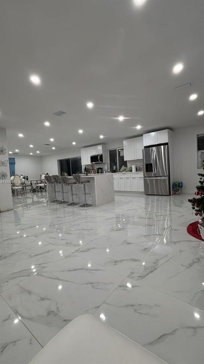 For Sale: $849,900 (3 beds, 2 baths, 1715 Square Feet)