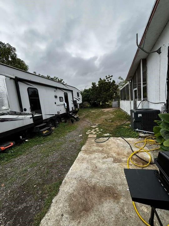 For Sale: $849,900 (3 beds, 2 baths, 1715 Square Feet)