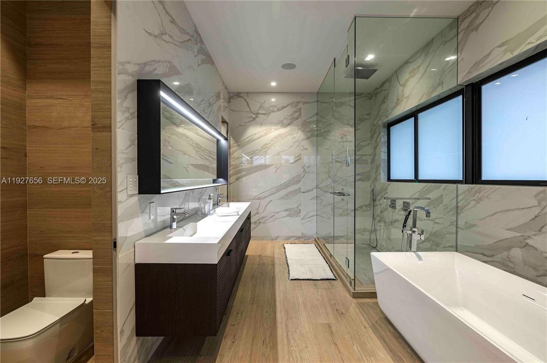 En Venta: $7,000,000 (5 camas, 5 baños, 4495 Pies cuadrados)